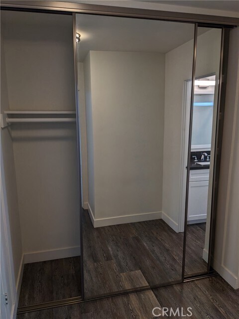 Building Photo - 11942 Darlington Ave