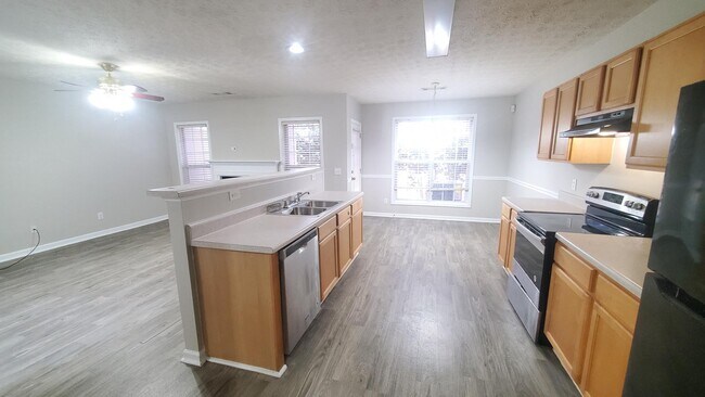 Building Photo - 351 Parkview Manor Dr