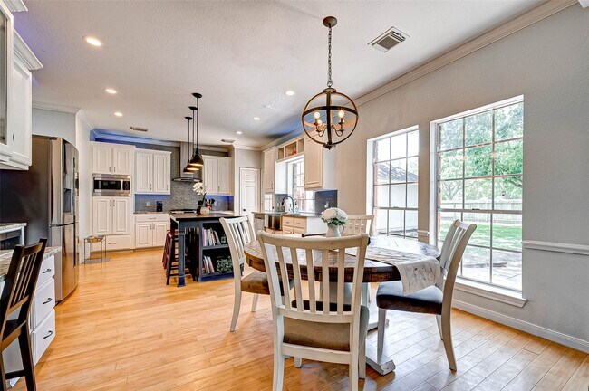 Building Photo - 14 Bradford Cir