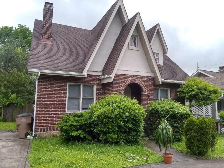 Primary Photo - 1006 McMahan Ave