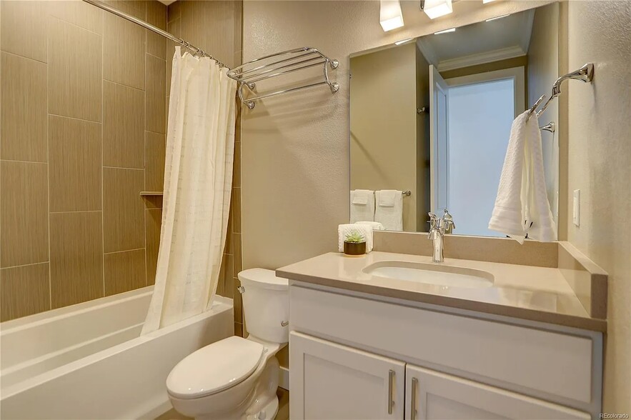 Building Photo - 3427 W 16th Ave