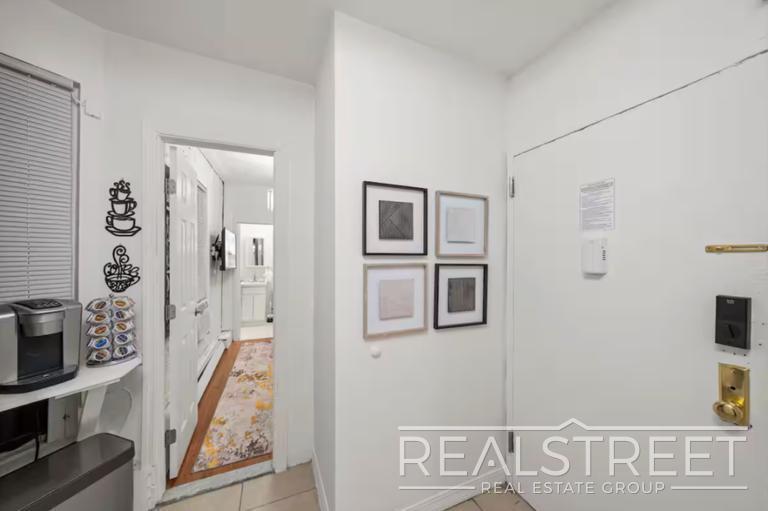 Building Photo - Modern 2BR/2BA in Prime Chinatown | Quick Access to Midtown & Google HQ