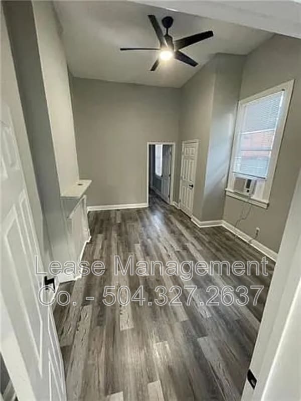 Building Photo - 912 N Prieur St