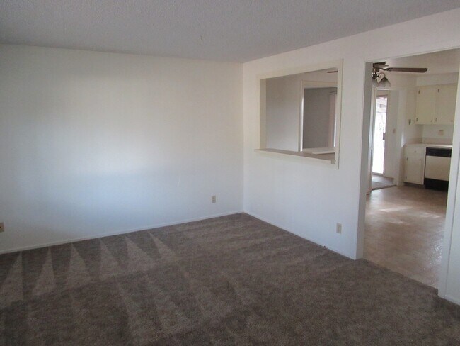 Building Photo - Four Bedroom Home in Keizer, Close to Keiz...