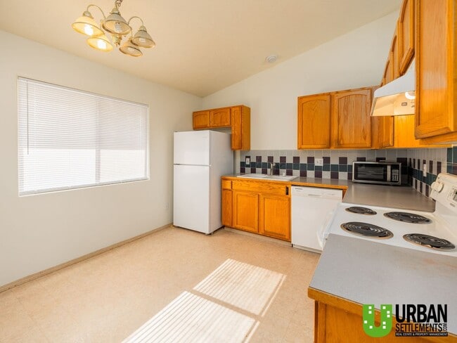 Building Photo - Mission Ave. 15313-15315 E