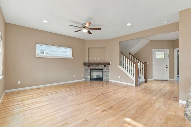 Building Photo - 1680 N Winchester Ct