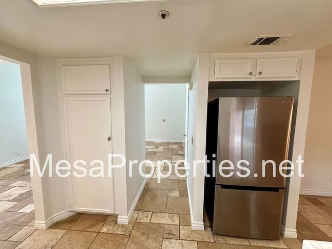 Building Photo - 14925 Dandelion Ct