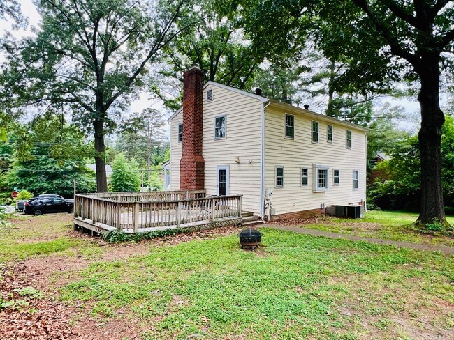 Building Photo - Charming 4bdrm/2.5bth Home with Ample Space and Modern Amenities