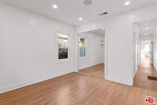 Building Photo - 2128 Camden Ave