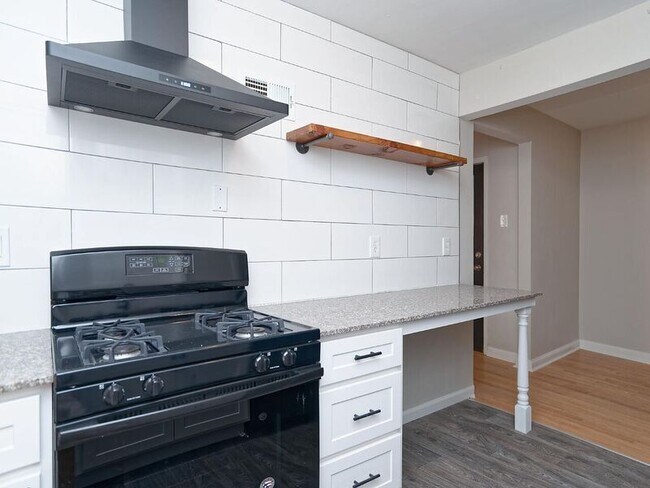 Building Photo - 6953 Chippewa St