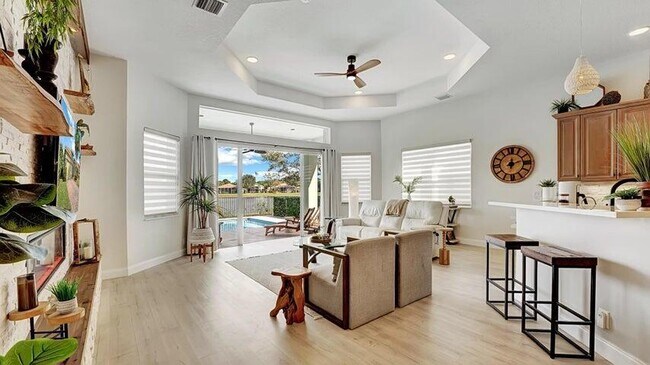 Building Photo - 8163 Alberti Dr