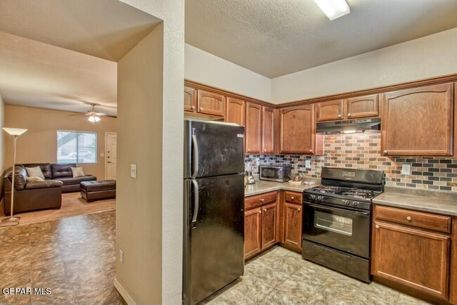 Building Photo - 14300 Gil Reyes Dr