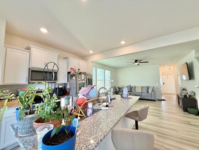 Building Photo - Newly Built 3BD, 2.5BA End Unit Zebulon Townhome in an HOA Community with Premier Amenities