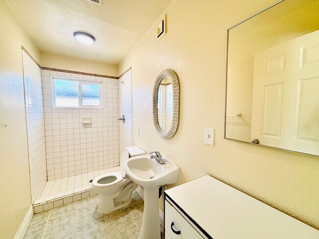 Building Photo - 3816 San Joaquin Ave