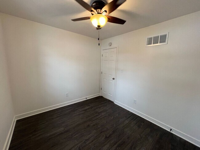 Building Photo - Coming Soon in Independence – Updated 3-Bedroom Duplex with 1-Car Garage