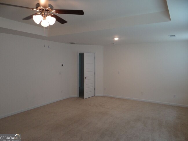 Building Photo - 3473 Hawthorn Farm Blvd
