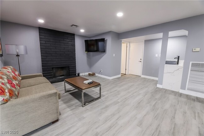 Building Photo - 5301 Opuntia St