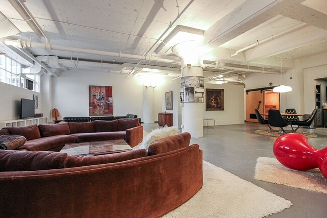 Building Photo - Irving St Lofts