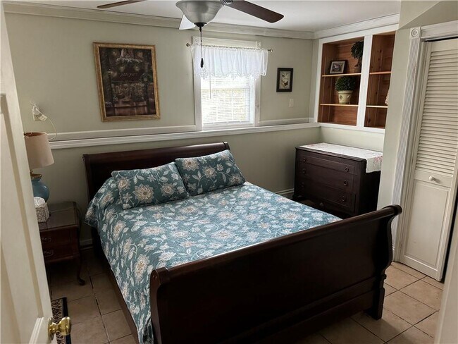 Building Photo - 57 Sheila Dr