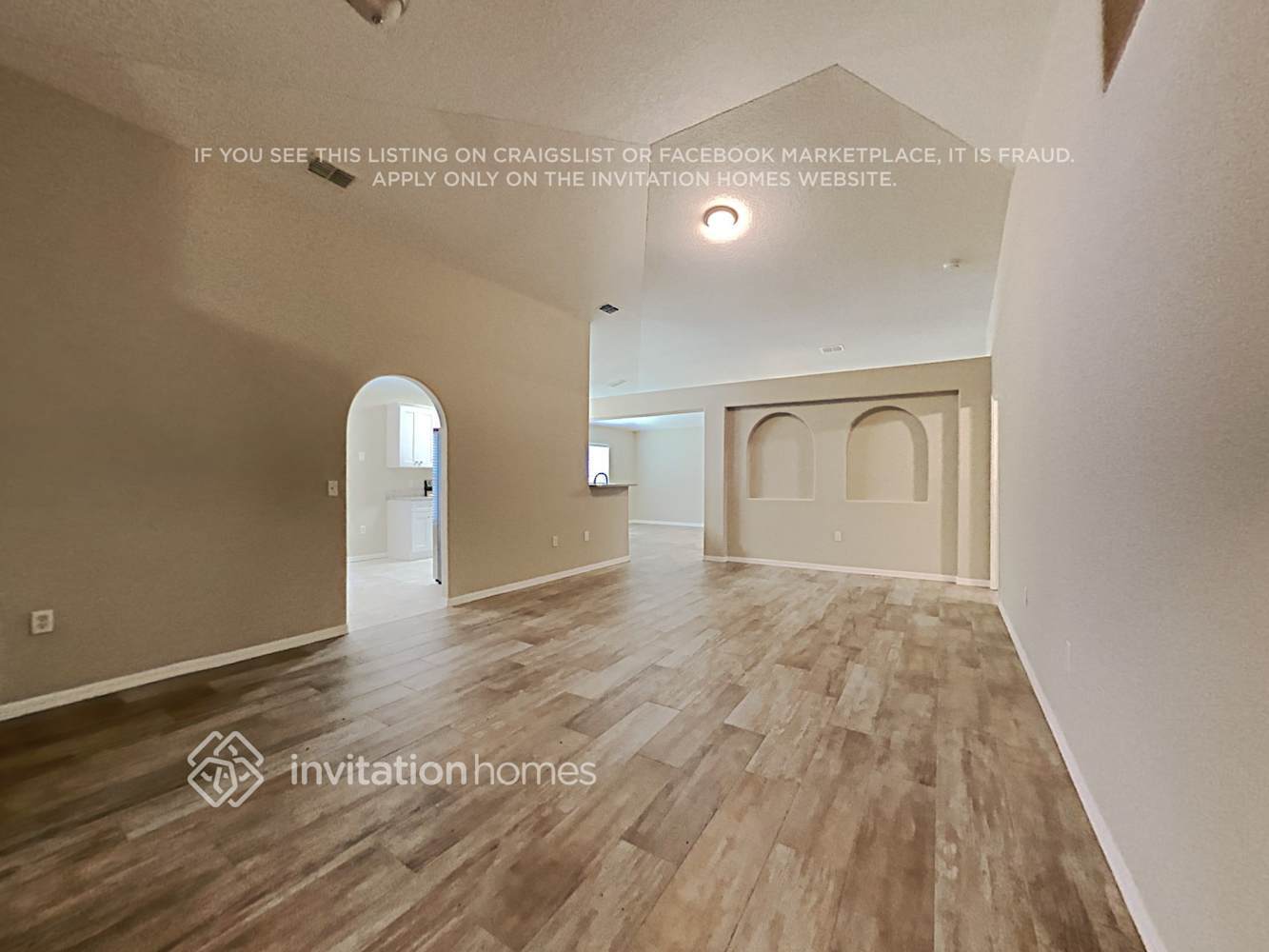 Building Photo - 4716 Four Lakes Dr