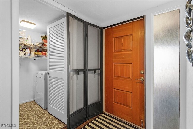 Building Photo - 4384 Bowsprit Ct