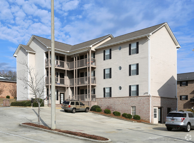 Building Photo - Eagle Pointe Condos