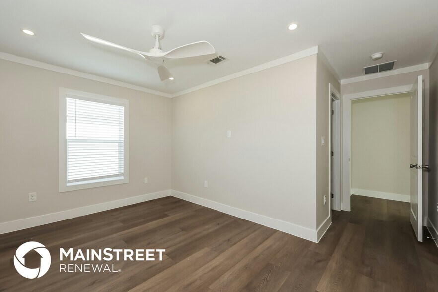 Building Photo - 2108 Belzise Terrace