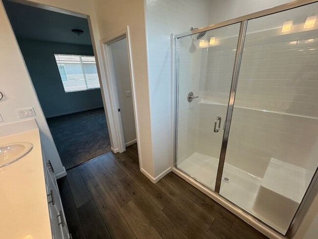 Building Photo - Brand New Home