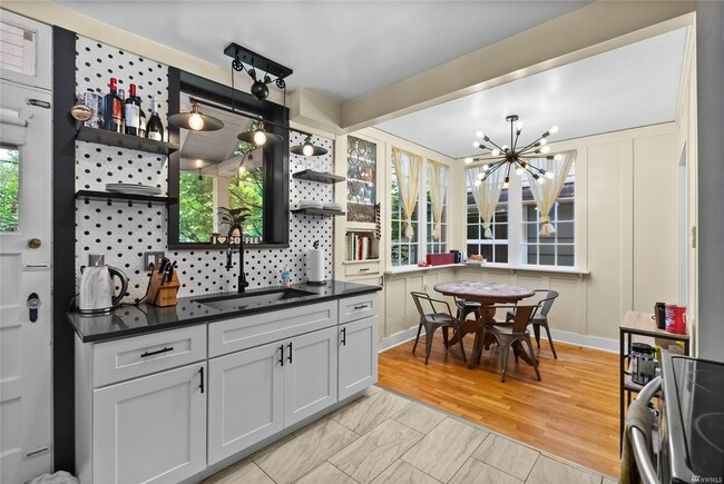 Building Photo - Cute North Tacoma Home - Stadium District ...