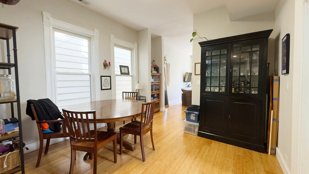 Building Photo - 1735 N Fairfield Ave