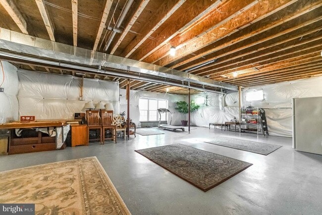 Building Photo - 24900 Fox Run Ln