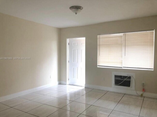 Building Photo - 1940 Washington Ave