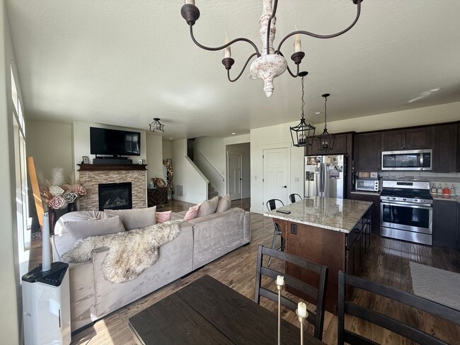 Building Photo - 4 bed 3 bath home in Bozeman.