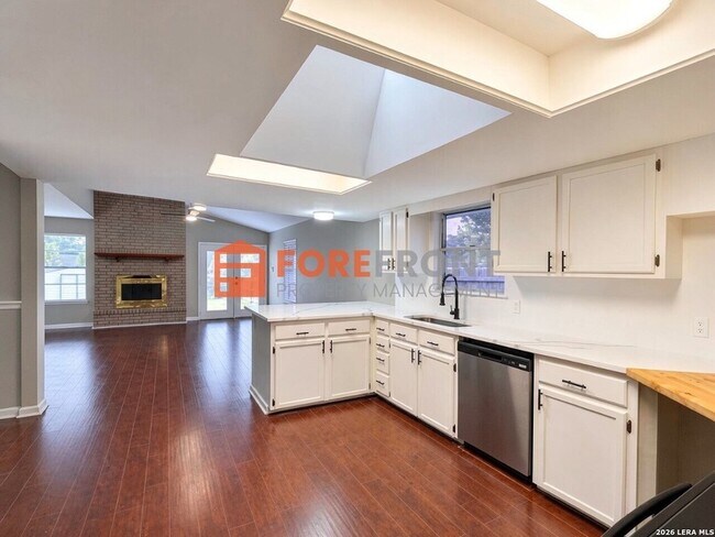 Building Photo - 5346 San Benito Dr