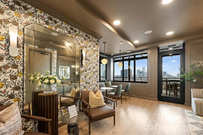 Building Photo - 2025 Cleveland Ave