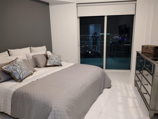 Building Photo - 60 SW 13th St