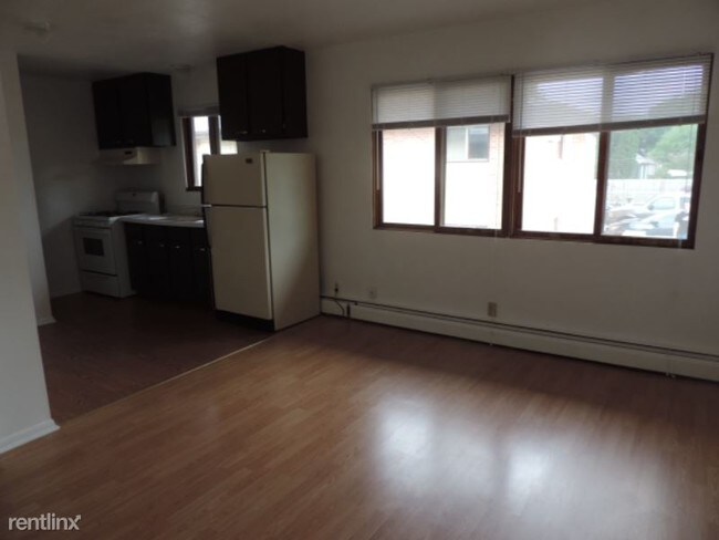 Building Photo - 205 13th St SW