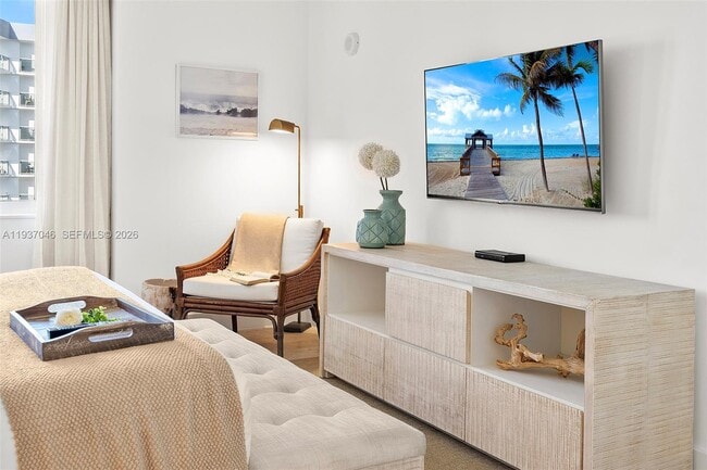 Building Photo - 102 24th St