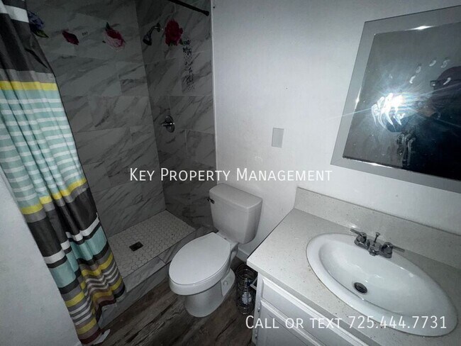 Building Photo - 2 BEDROOM 2 BATH, FIRST FLOOR UNIT, RENOVA...