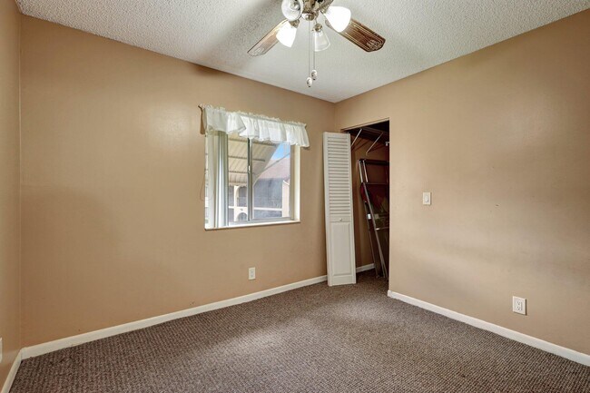 Building Photo - 237 Pine HOV Cir