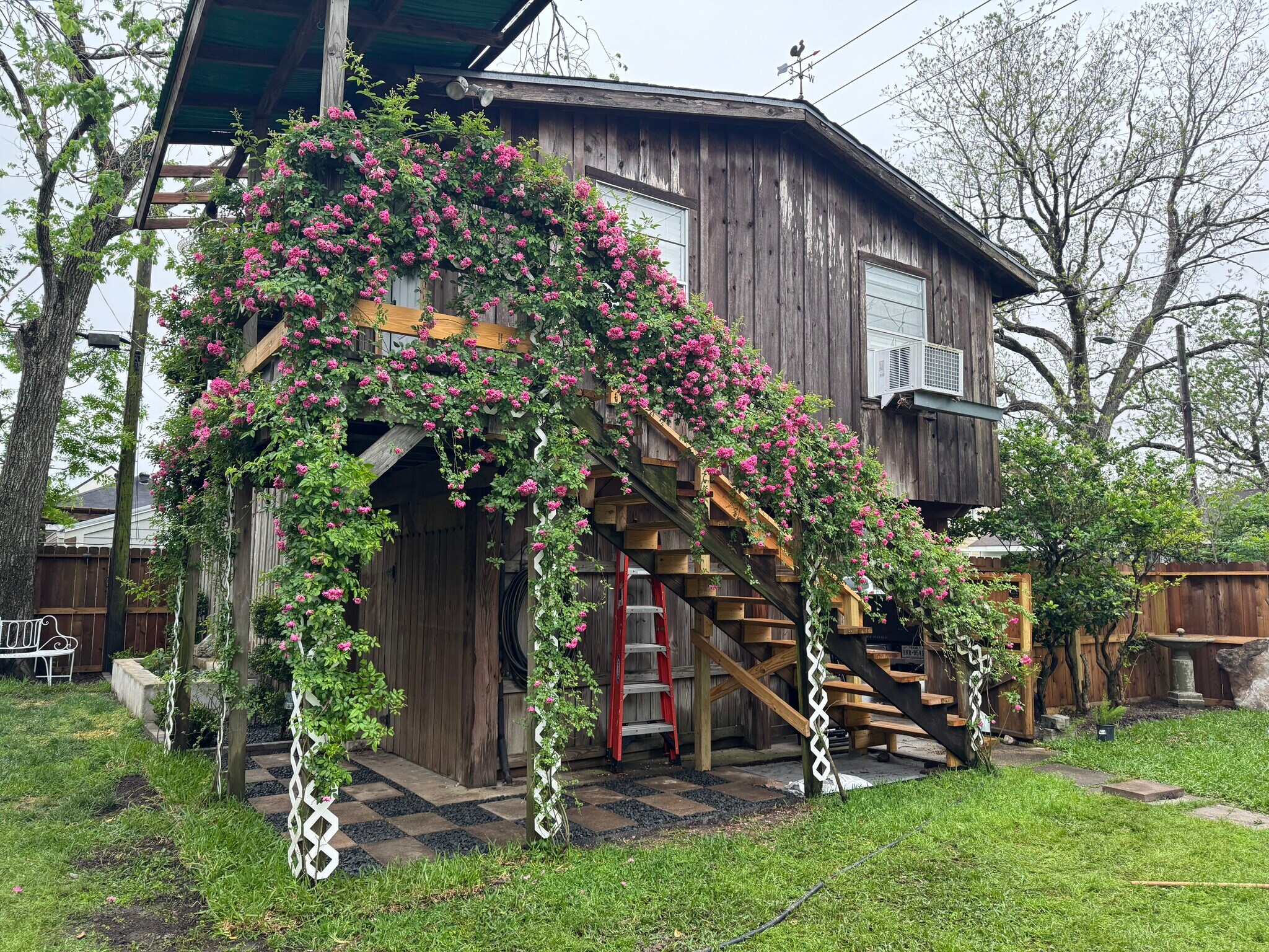 Building Photo - 802 E 26th St