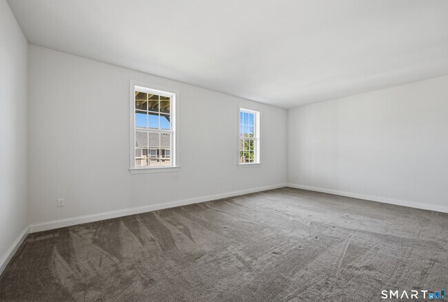 Building Photo - 15 Moorland Dr