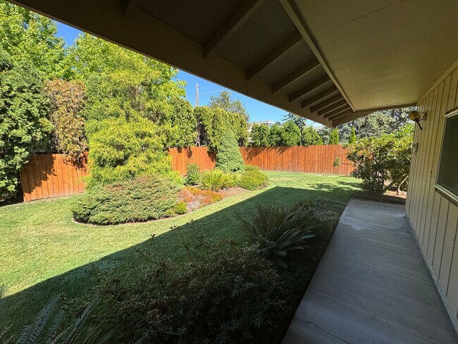 Building Photo - Beautifully Renovated 4-Bedroom Home in NW...