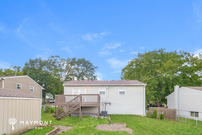 Building Photo - 913 N Arapaho St