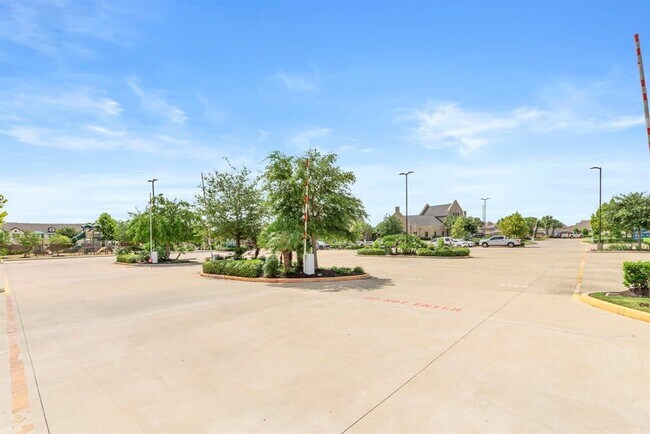 Building Photo - 15818 Weston Ridge Dr