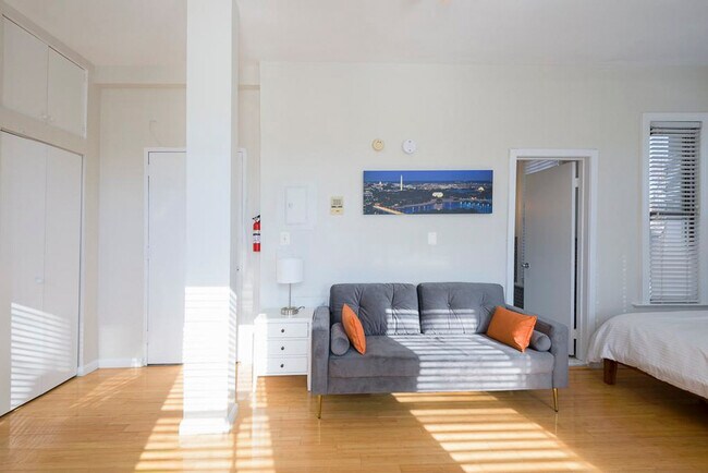 Building Photo - 1822 15th St NW