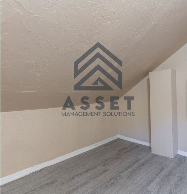 Building Photo - 4 Bedroom Available for Lease & Rent to Own!