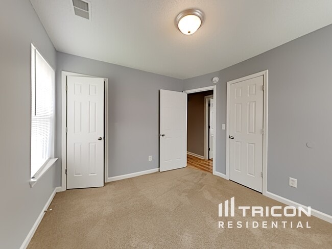 Building Photo - 262 Stonewood Dr