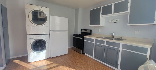 Building Photo - Duplex near downtown Canon City