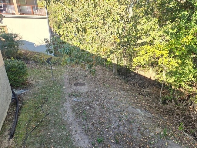 Building Photo - 3409 Alta Vista Dr